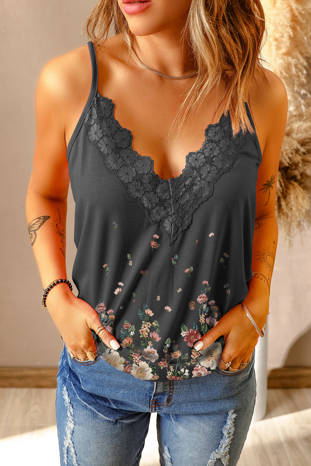 Floral Lace Trim Scalloped Plunge Cami-Angel Casuals