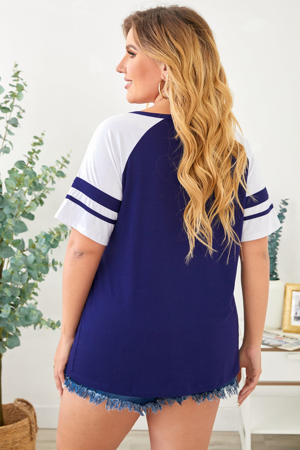 Plus Size Contrast Crisscross Tee Shirt-Angel Casuals